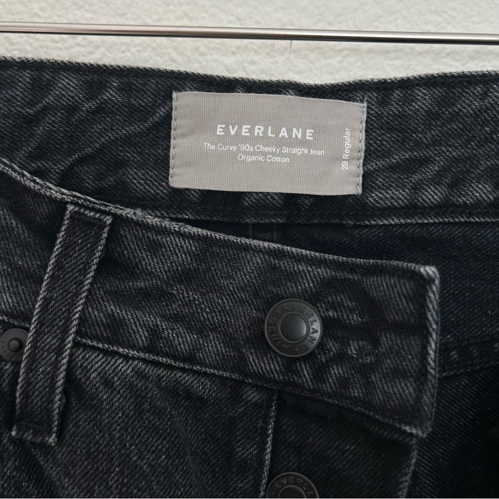Everlane 90s Curvy Cheeky Black Denim Jean High Rise Straight Button Fly Size 29 - Picture 4 of 15